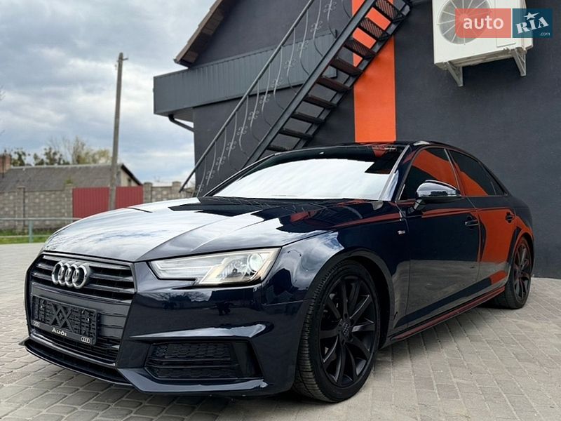 Седан Audi A4 2018 в Дубні