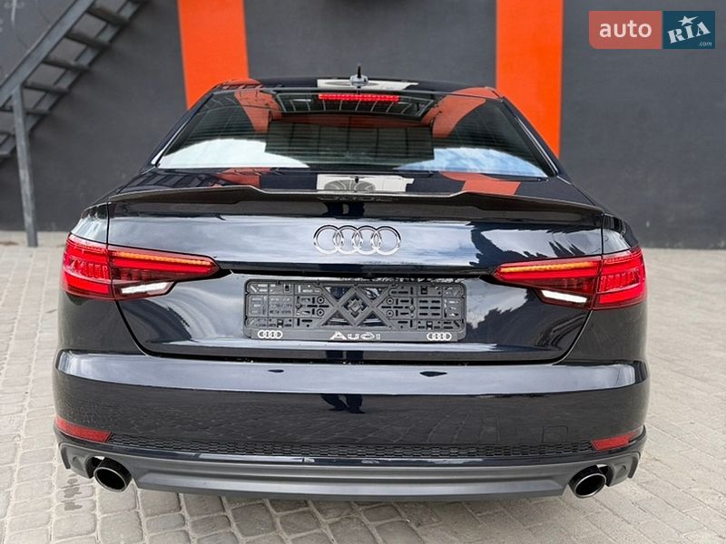 Седан Audi A4 2018 в Дубні