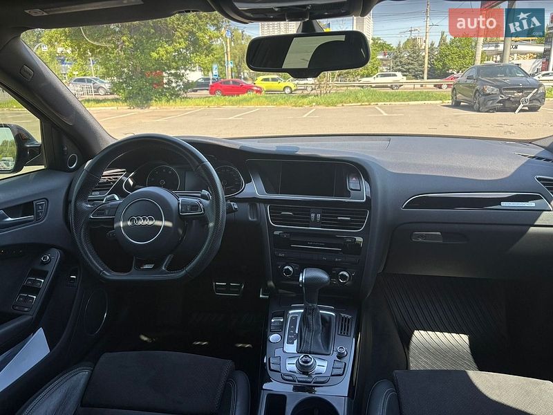 Седан Audi A4 2015 в Киеве