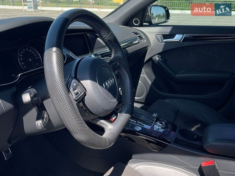 Седан Audi A4 2015 в Киеве