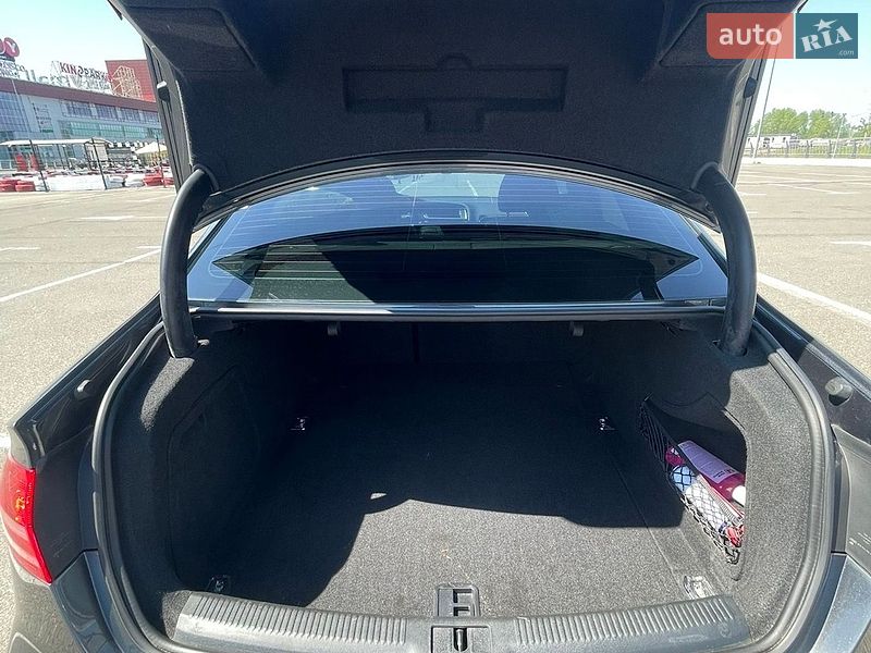 Седан Audi A4 2015 в Киеве