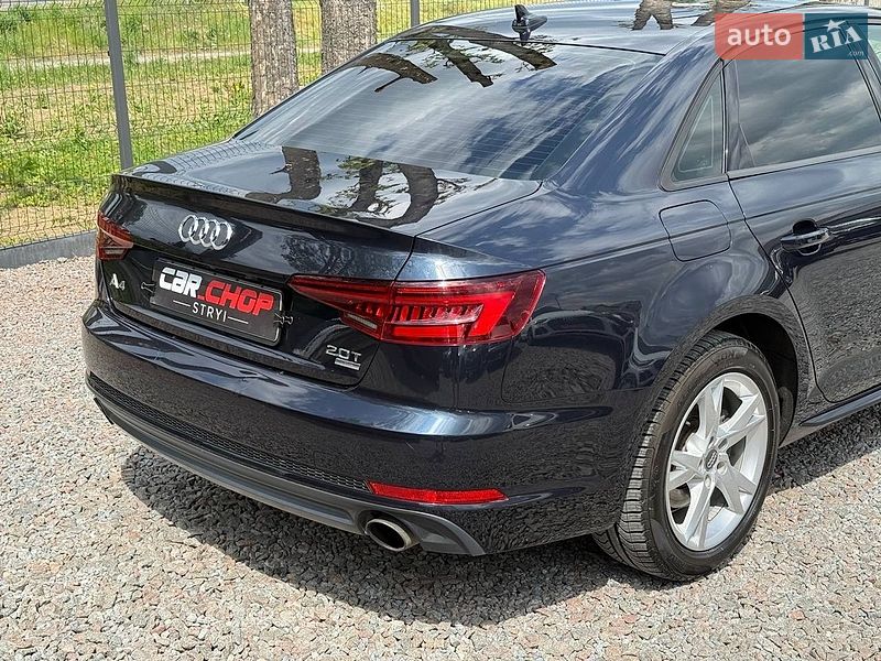Седан Audi A4 2018 в Стрые