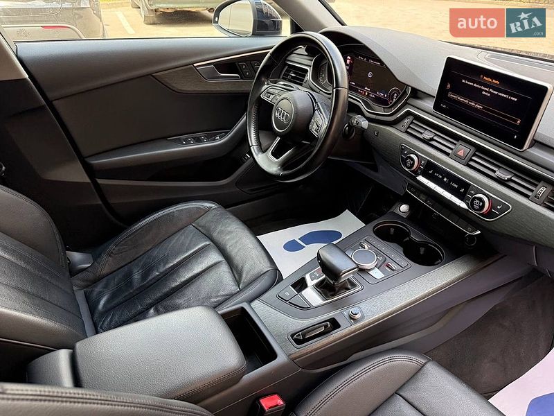 Седан Audi A4 2018 в Стрые