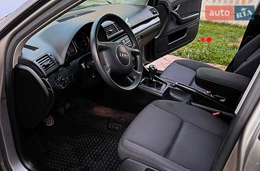 Седан Audi A4 2004 в Калиновке