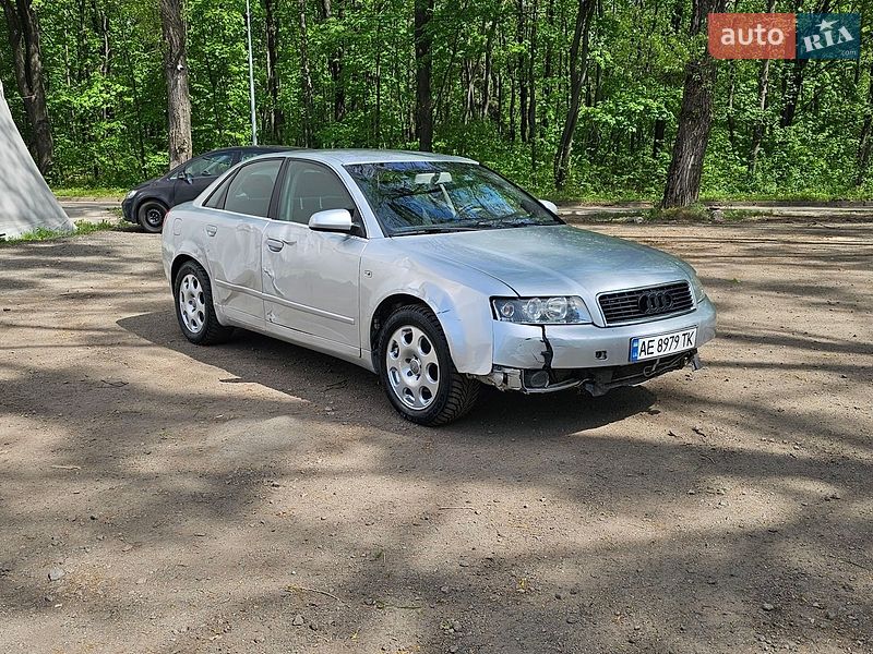 Седан Audi A4 2004 в Києві