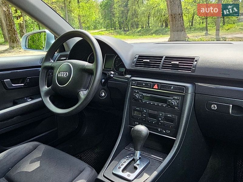 Седан Audi A4 2004 в Києві