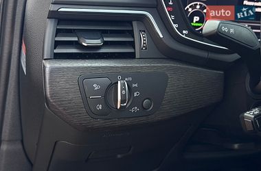 Седан Audi A4 2018 в Києві