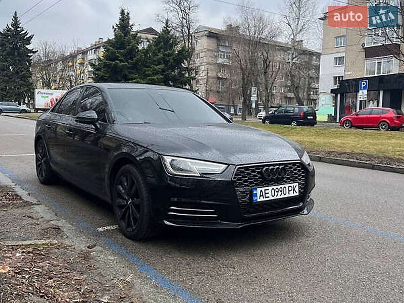 Седан Audi A4 2017 в Львові