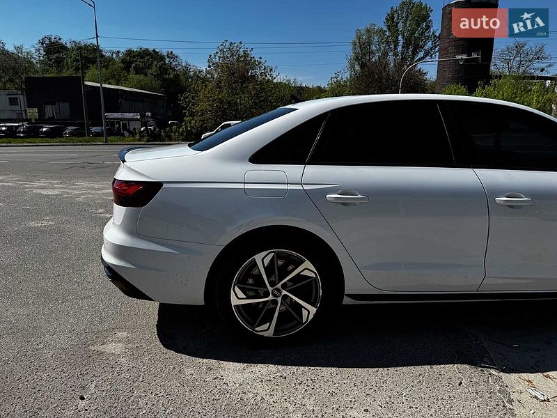 Седан Audi A4 2022 в Вінниці