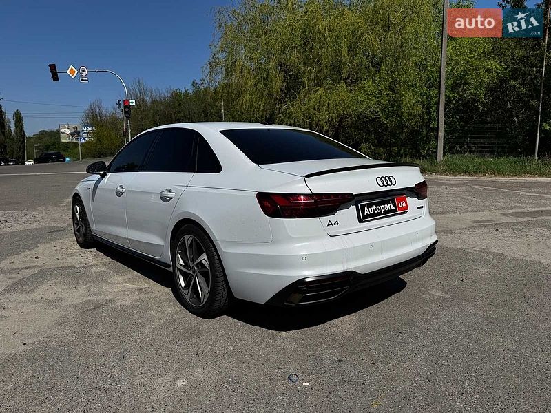 Седан Audi A4 2022 в Вінниці