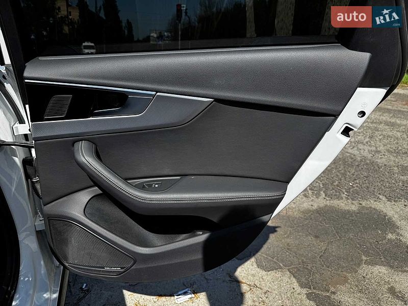 Седан Audi A4 2022 в Вінниці