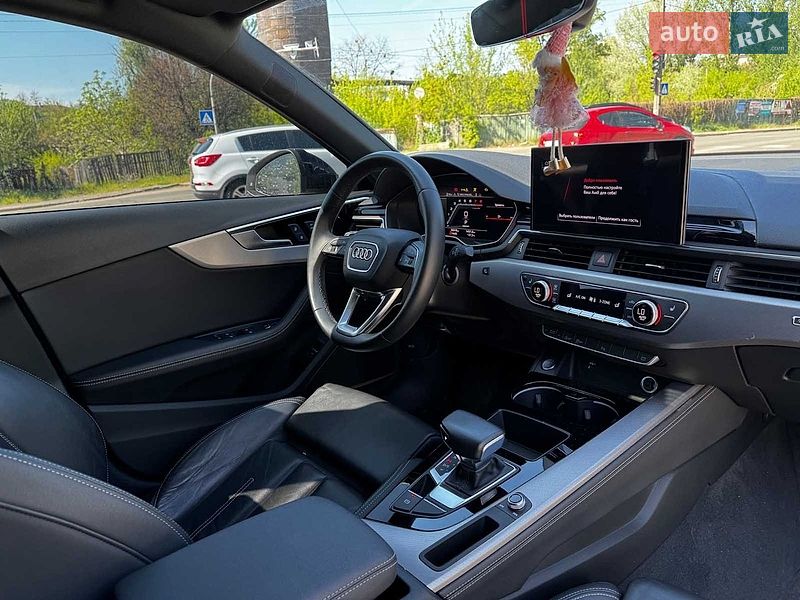 Седан Audi A4 2022 в Вінниці