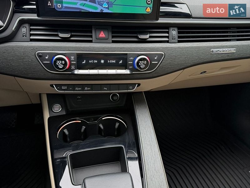 Седан Audi A4 2022 в Киеве