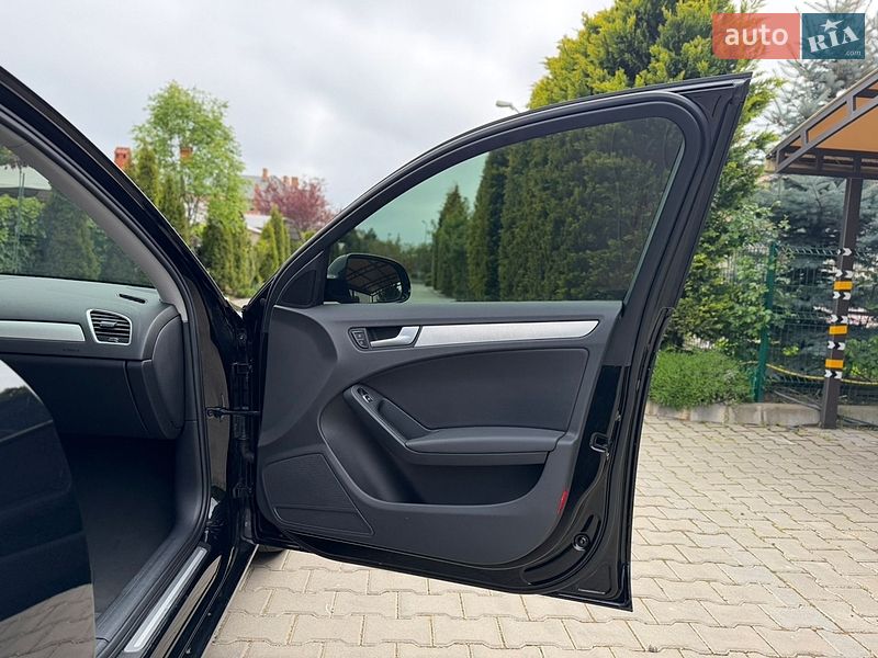 Седан Audi A4 2012 в Одессе