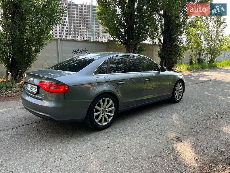 Седан Audi A4 2012 в Києві