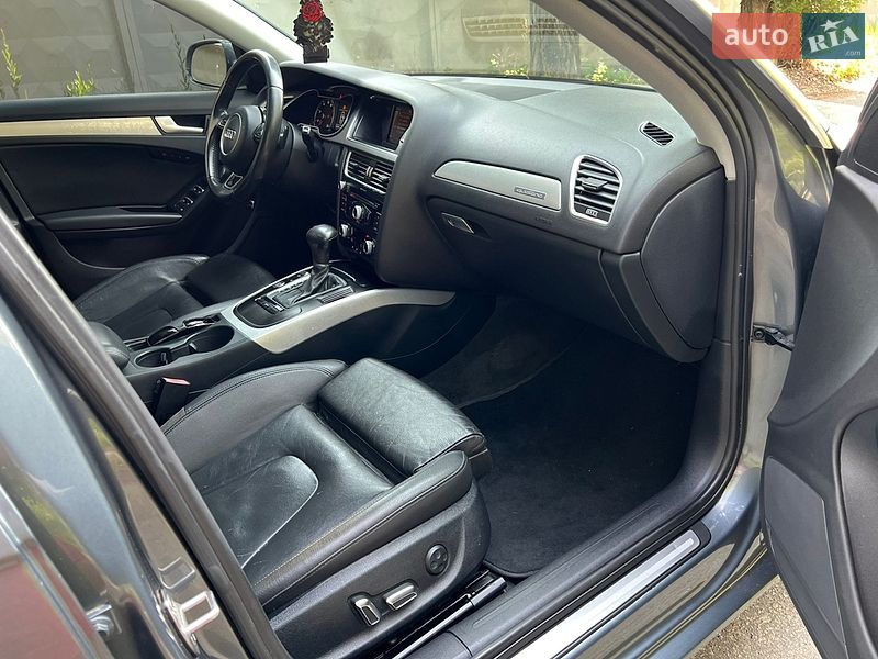 Седан Audi A4 2012 в Києві