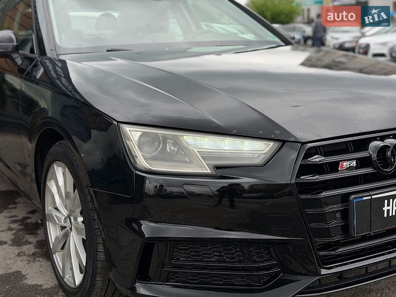 Седан Audi A4 2015 в Шептицькому