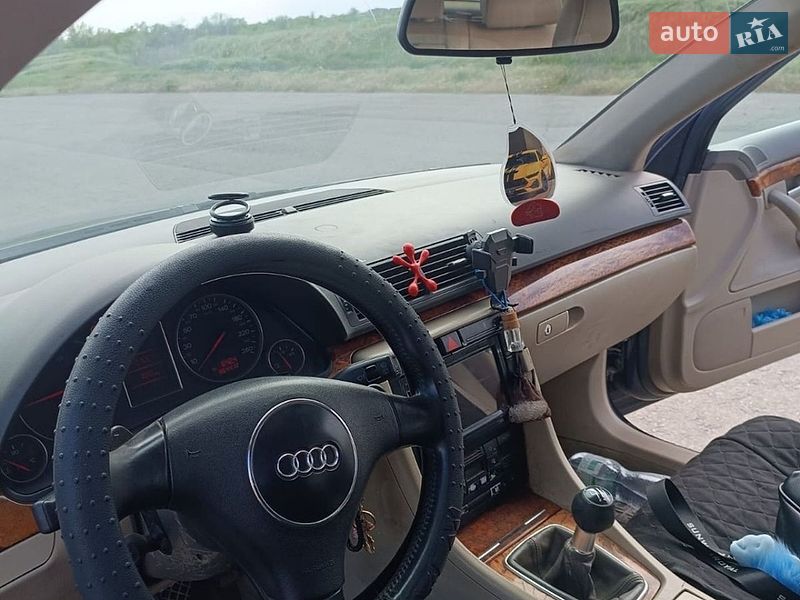 Универсал Audi A4 2001 в Килии