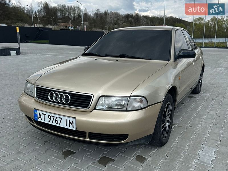 Седан Audi A4 1996 в Коломые