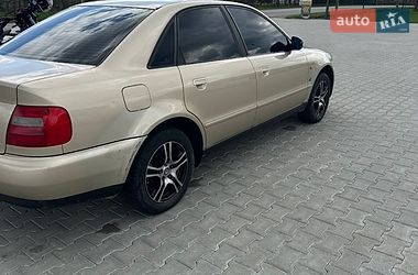 Седан Audi A4 1996 в Коломые