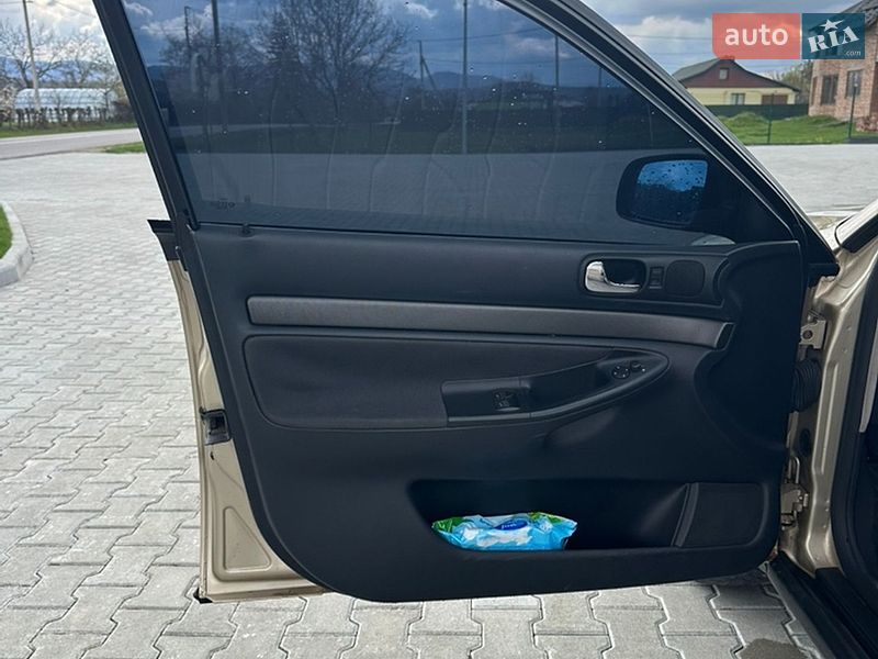 Седан Audi A4 1996 в Коломые