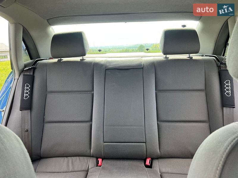 Седан Audi A4 2001 в Дрогобыче