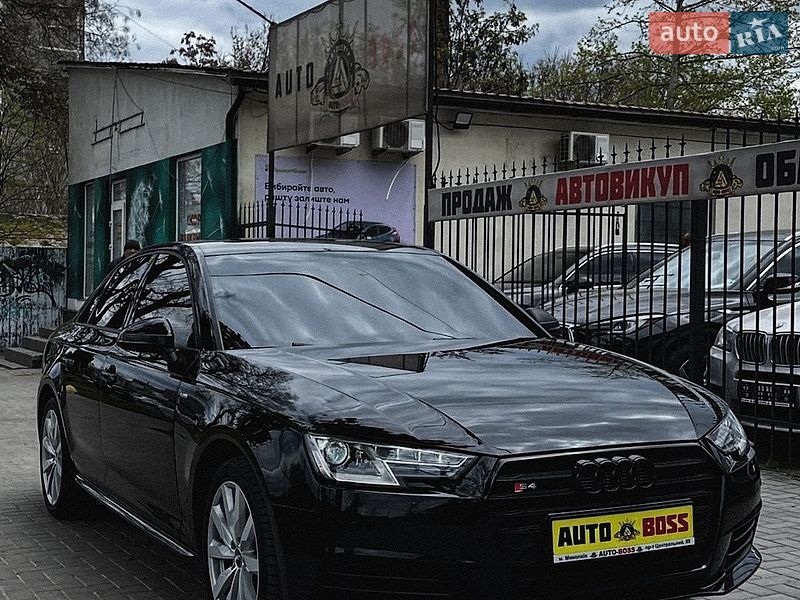 Седан Audi A4 2017 в Николаеве