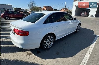 Седан Audi A4 2015 в Виннице