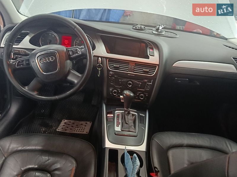 Седан Audi A4 2010 в Каменском
