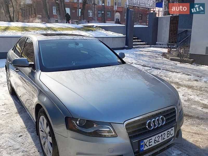 Седан Audi A4 2010 в Каменском