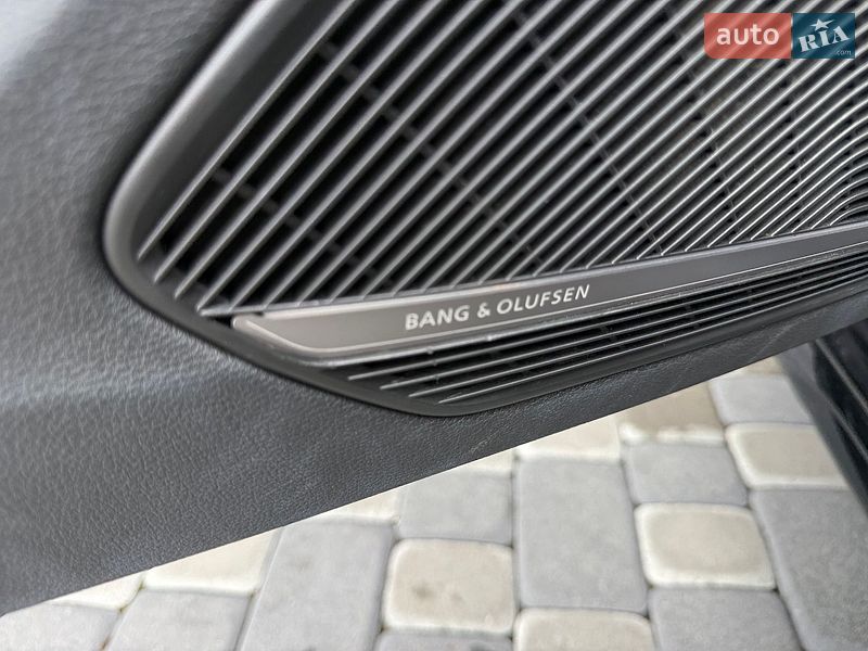 Седан Audi A4 2020 в Львові