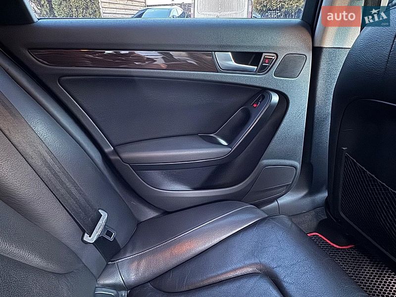Седан Audi A4 2012 в Харькове