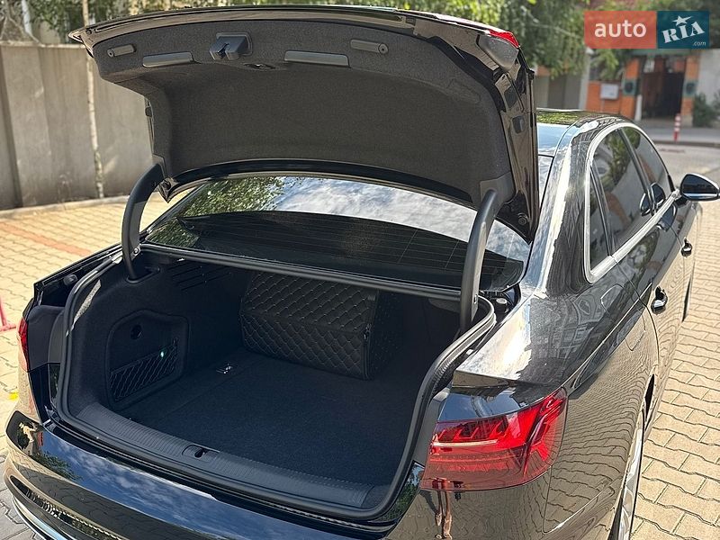 Седан Audi A4 2023 в Одессе