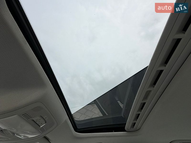Седан Audi A4 2015 в Хмельницком