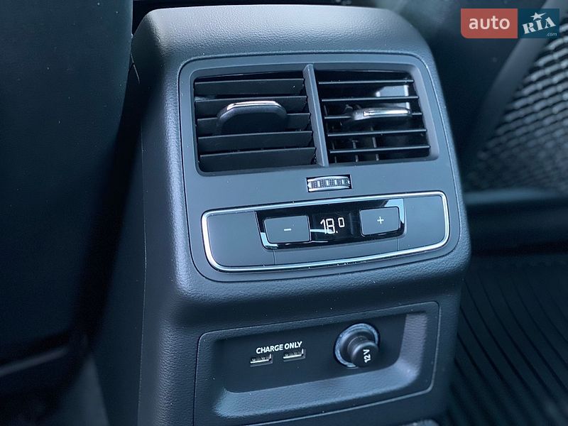 Седан Audi A4 2020 в Киеве