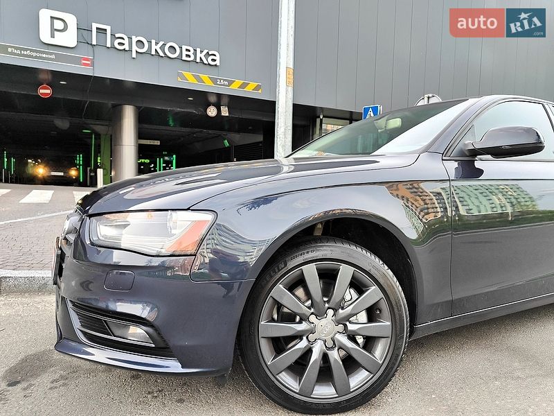 Седан Audi A4 2013 в Киеве