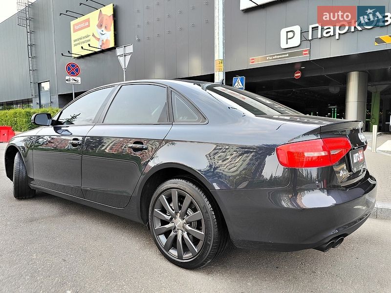 Седан Audi A4 2013 в Киеве