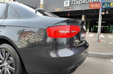 Седан Audi A4 2013 в Киеве