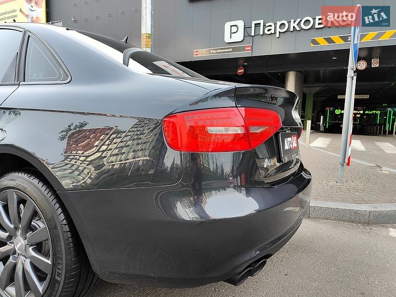 Седан Audi A4 2013 в Киеве