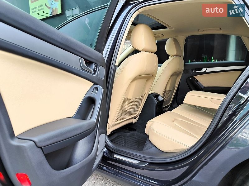 Седан Audi A4 2013 в Киеве