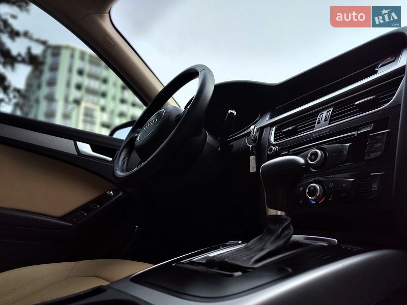 Седан Audi A4 2013 в Киеве