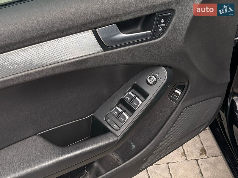 Седан Audi A4 2014 в Ужгороде