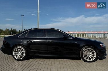 Седан Audi A4 2015 в Львове