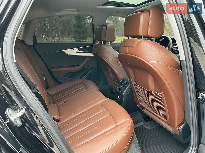 Седан Audi A4 2018 в Львове