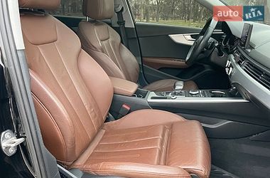 Седан Audi A4 2018 в Львове