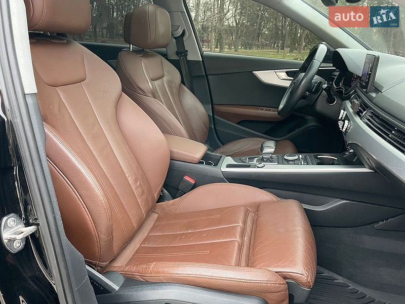 Седан Audi A4 2018 в Львове