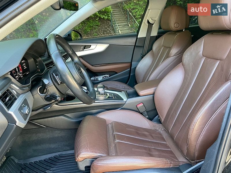 Седан Audi A4 2018 в Львове