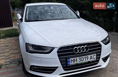 Седан Audi A4 2013 в Кодыме