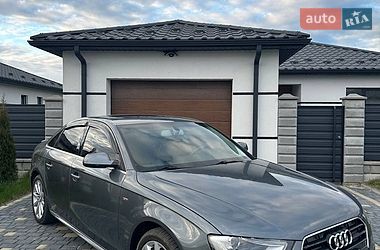 Седан Audi A4 2015 в Вараше