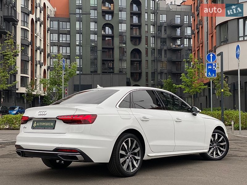 Седан Audi A4 2020 в Киеве